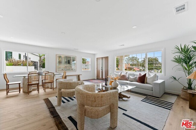 Foto del edificio - 5192 Orange Pl