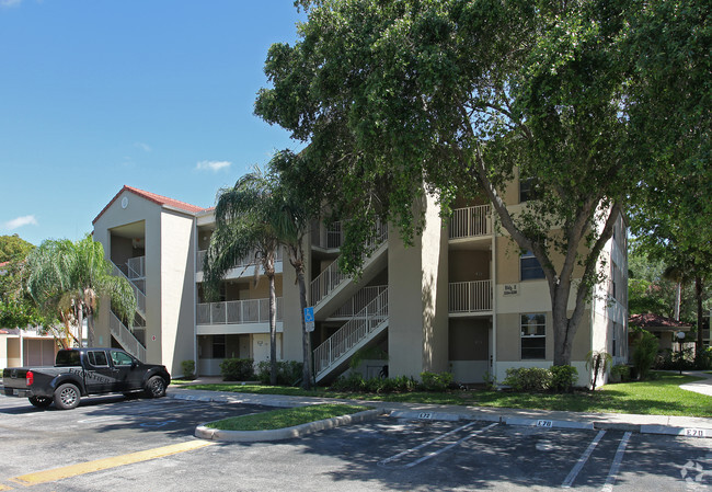 Primary Photo - Courtyards Of Coral Springs