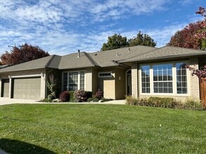 Building Photo - 8470 W Donnybrook Dr