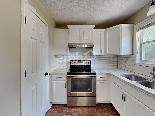 Foto del edificio - 123 Ivy Mill Way