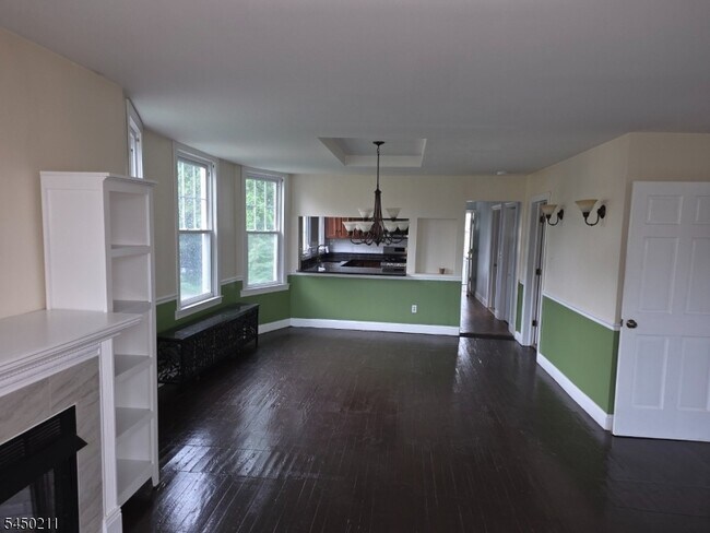Building Photo - 73 Curie Ave