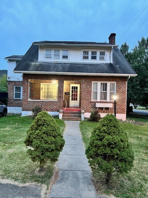 Primary Photo - 1241 Augusta St