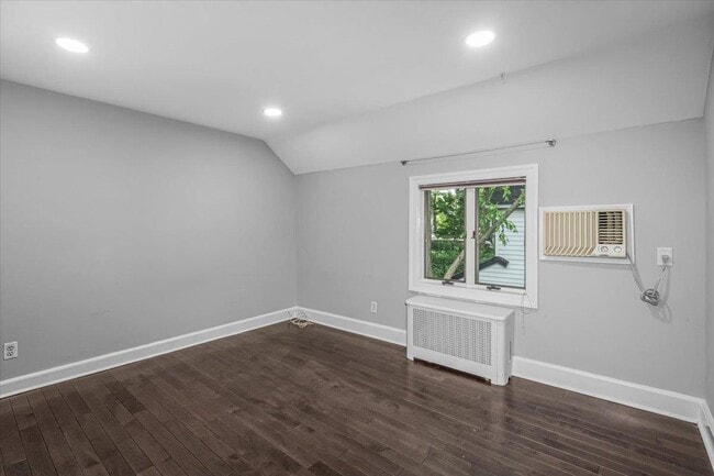 Building Photo - 46 Marino Ave