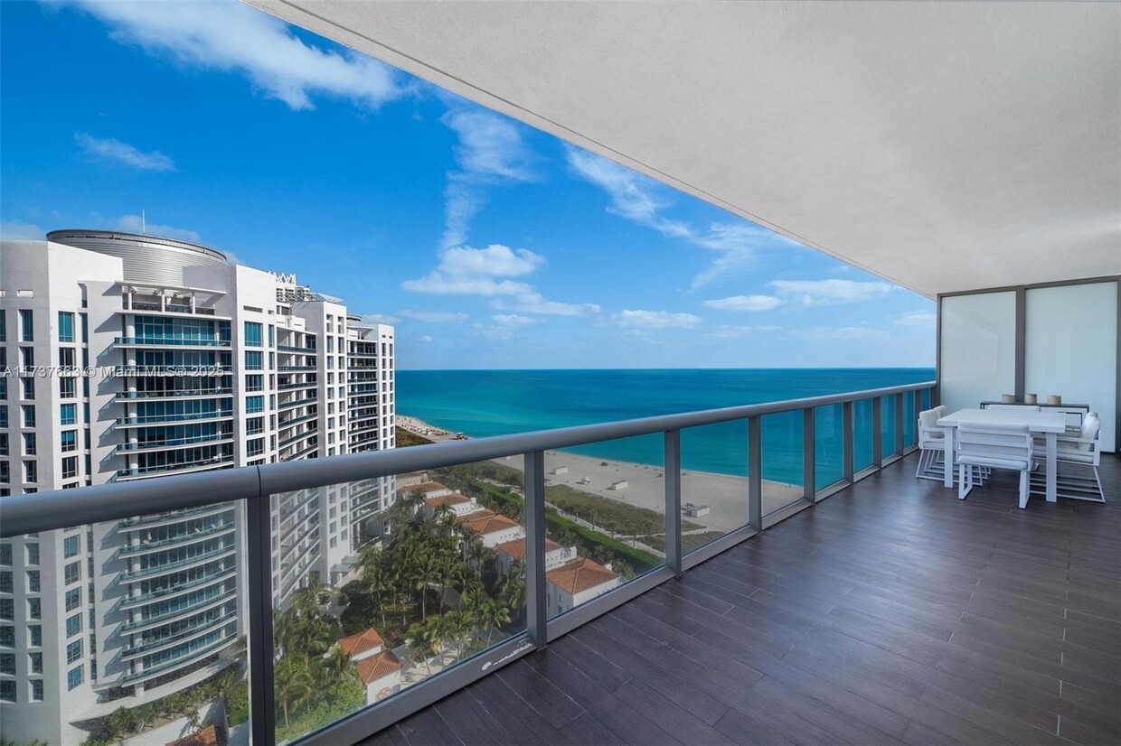 Foto principal - 5875 Collins Ave