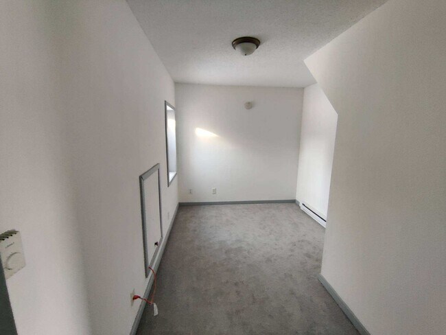 Building Photo - 215 12th Ave N