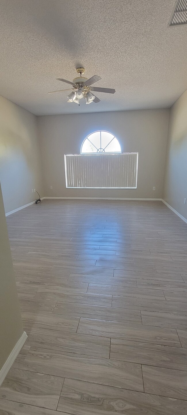 Building Photo - 2519 Tansboro Dr