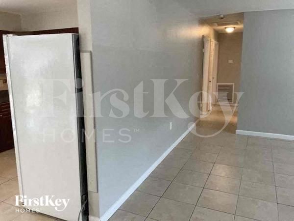 Foto del edificio - 8313 Oleander Ln