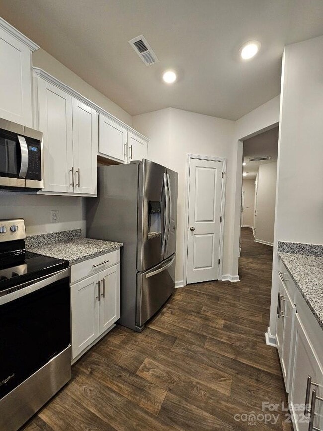 Foto del edificio - 8017 Murray Br Dr