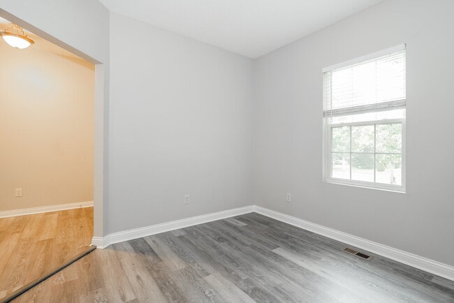Building Photo - 1132 Sand Bar Dr