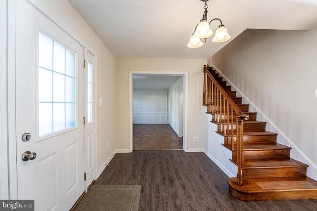 Foto del edificio - 8209 Mockingbird Dr