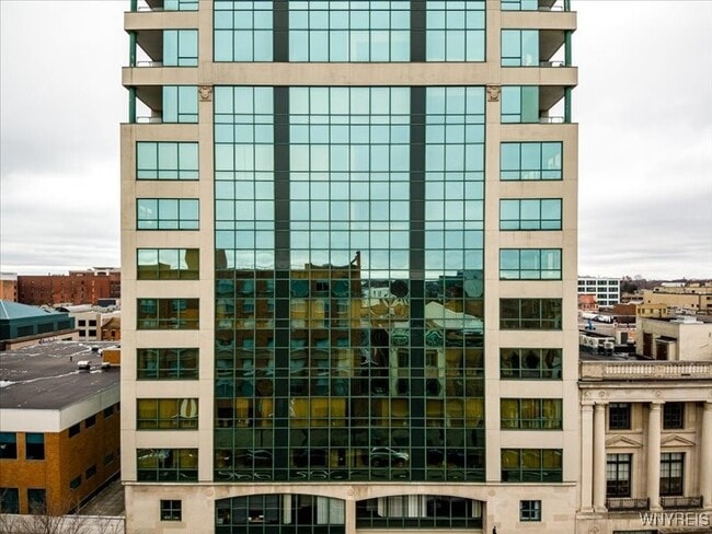 Building Photo - 610 Main St