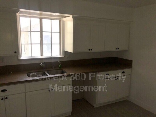 Foto del edificio - 8622 BEACH ST