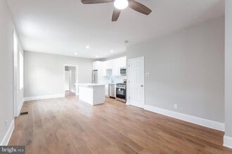 Building Photo - 200 Maple St