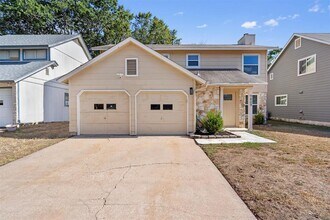 Building Photo - 9809 Meadowheath Dr