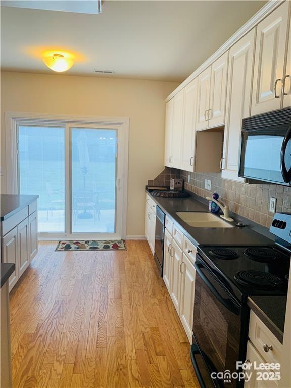 Foto del edificio - 7549 Bluff Point Ln