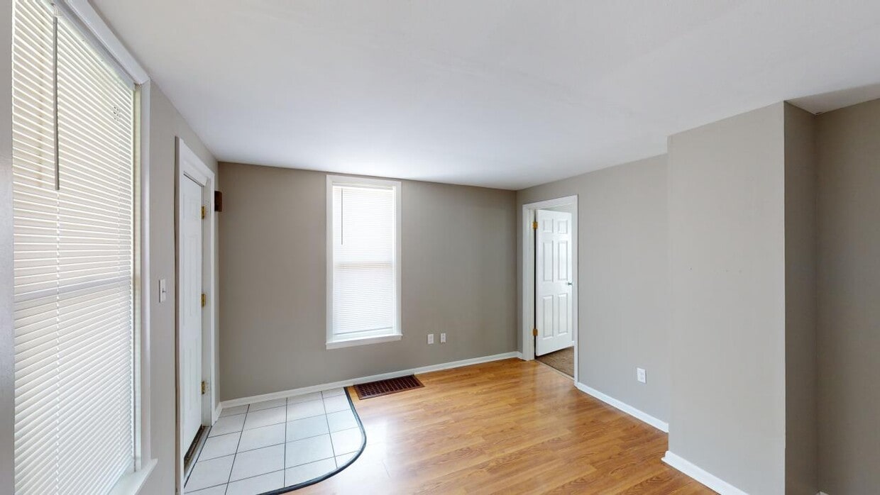 Primary Photo - 804 N Dixon Ave