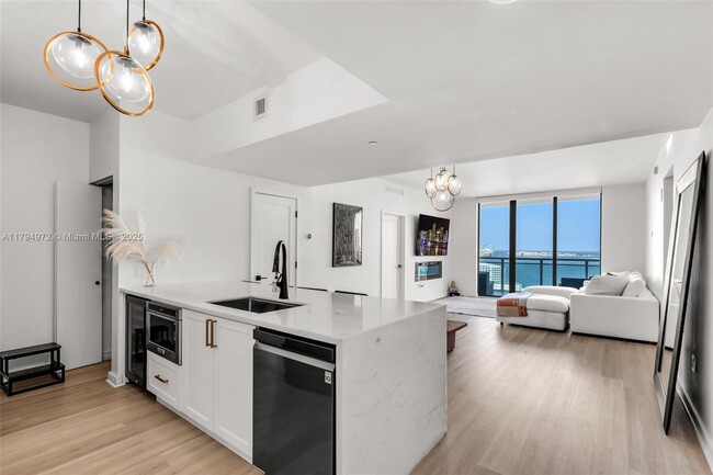 Building Photo - 951 Brickell Ave