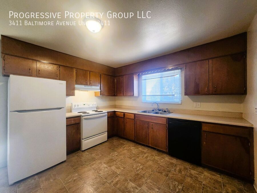 Primary Photo - 2-Bedroom, 1-Bathroom Upper-Level Apartmen...