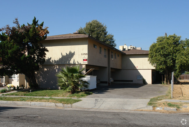 Building Photo - 1250 N F St
