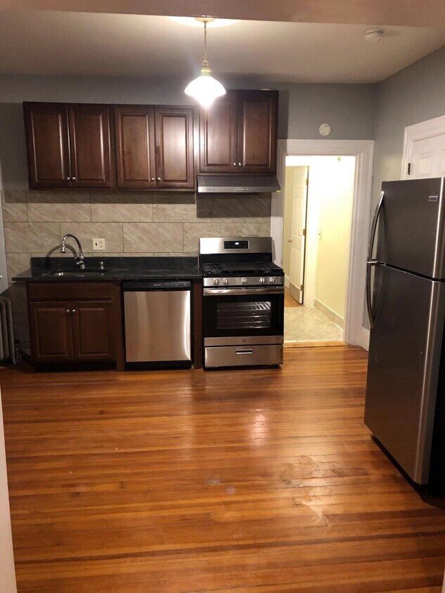 214 Pleasant St Unit 2B, Providence, RI 02906 Apartments in
