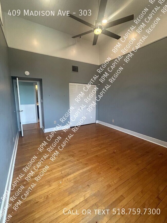 Foto del edificio - 409 Madison Ave