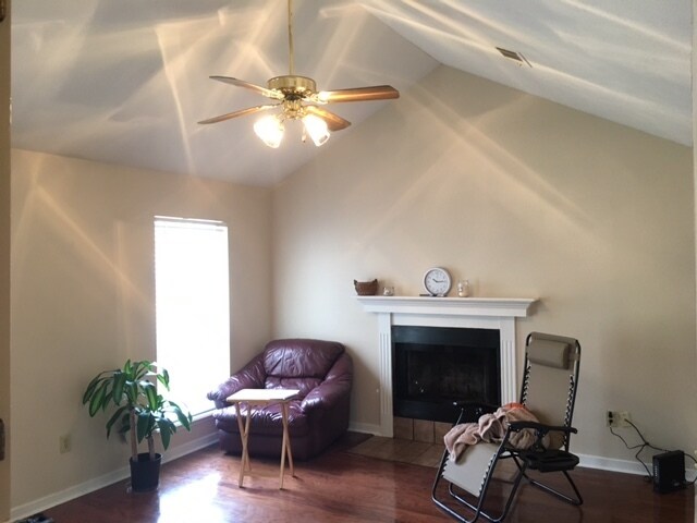 Foto del edificio - 3 Bed/1 Bath for Rent in Pearl!