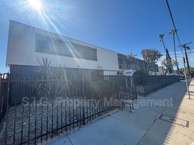 Building Photo - 6930 Fulton Ave