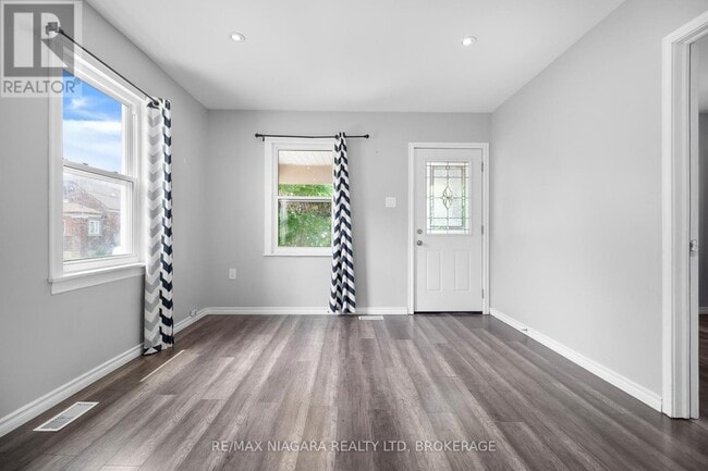 Building Photo - 16 Ormonde Ave