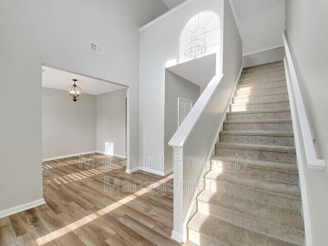 Building Photo - 383 Castleton Cir