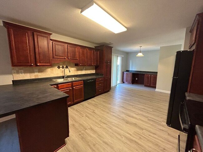 Building Photo - 150 Bayside Ln