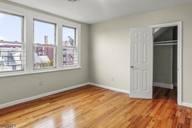 Foto del edificio - 117 Parkview Terrace