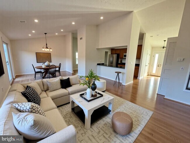 Foto del edificio - 10293 Woodmont Ct