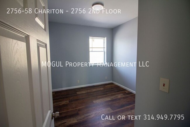 Building Photo - 3-bedroom REMODELED apartment! Rest of Jan...