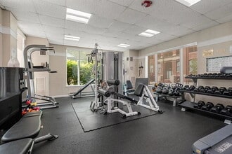 Building Photo - 10 Rogers St