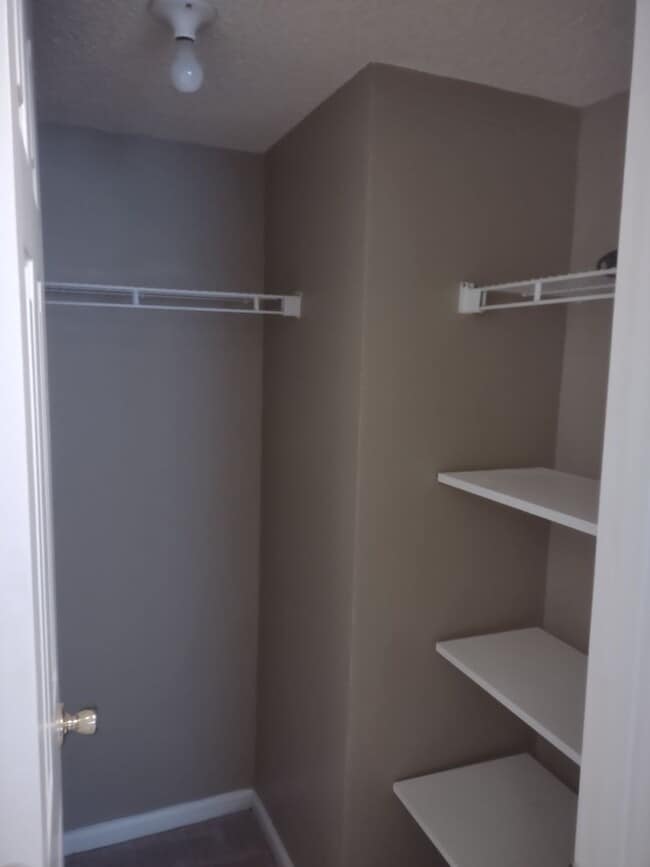 Building Photo - 202 Hookston Way