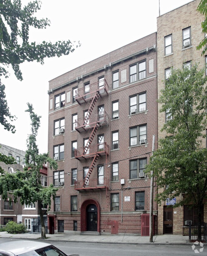 Foto del edificio - 314 E 196th St