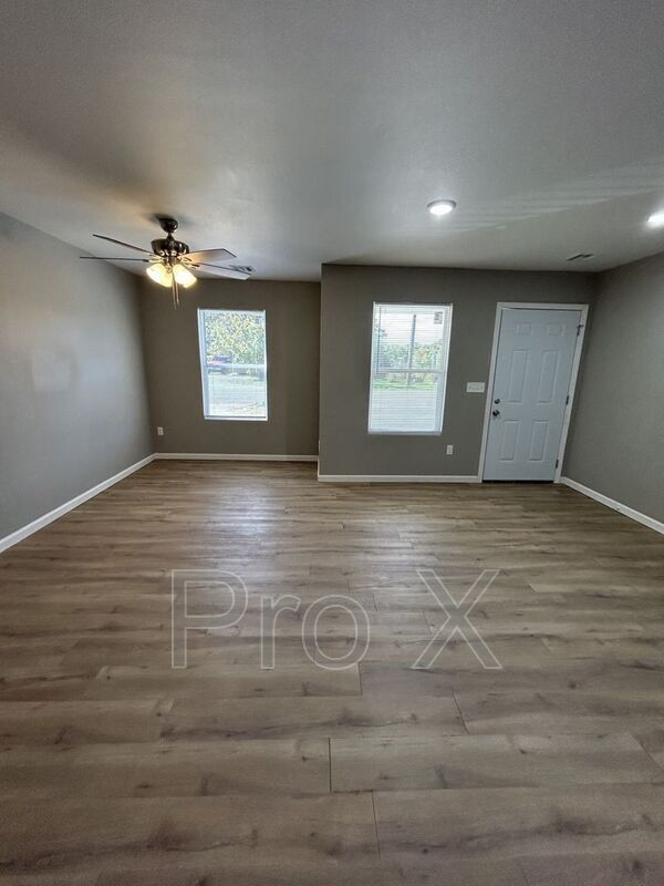 Foto del edificio - 714 Columbus St