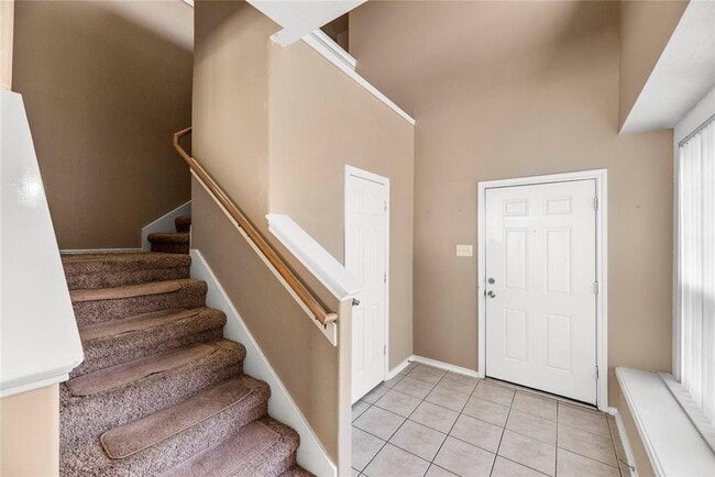 Building Photo - 5642 Claybeck Ln