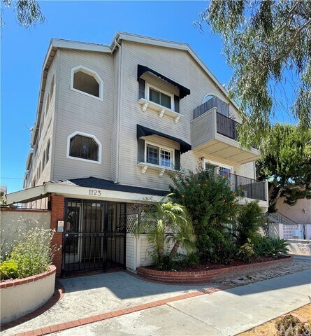 Building Photo - 1123 Junipero Ave