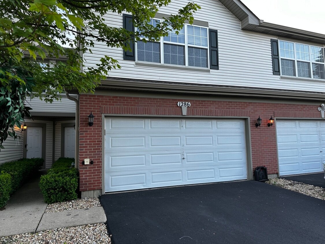 1286 W Black Wolf Rd, Round Lake, IL 60073 House Rental in Round Lake