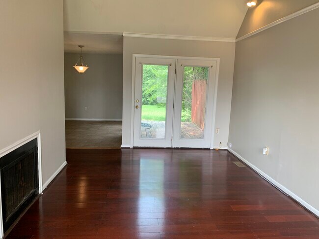 Building Photo - 2031 Summerhayes Ct