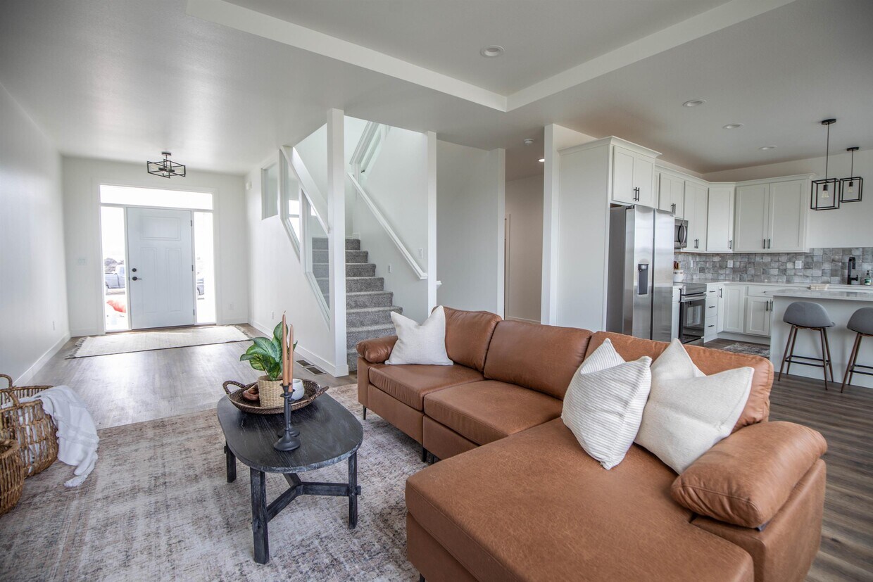 7010 67th St S, Horace, ND 58047 House Rental in Horace, ND