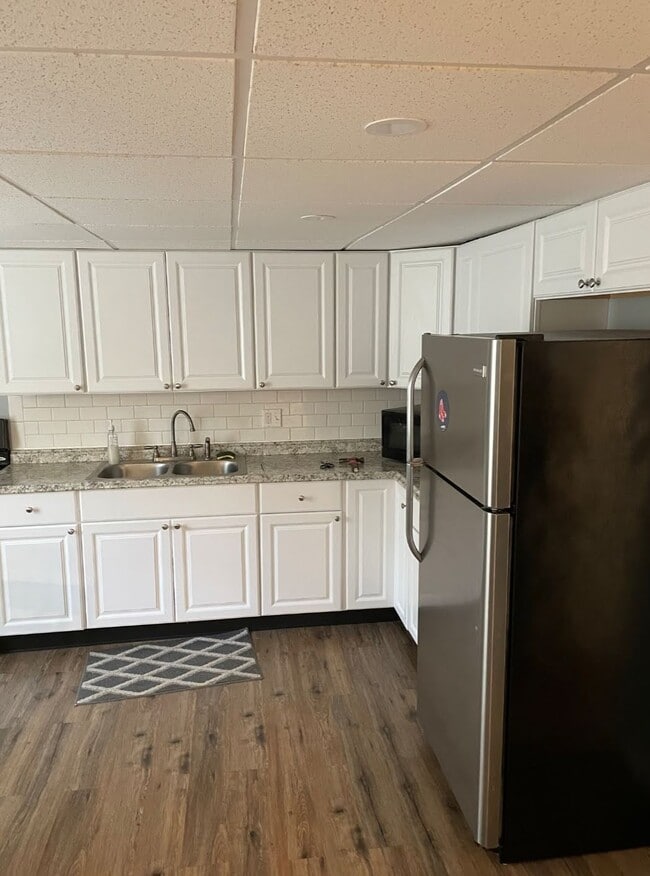 Kitchen - 1 Hampson St