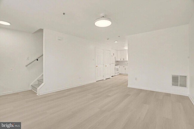 Building Photo - 14805 Strawberry Ln