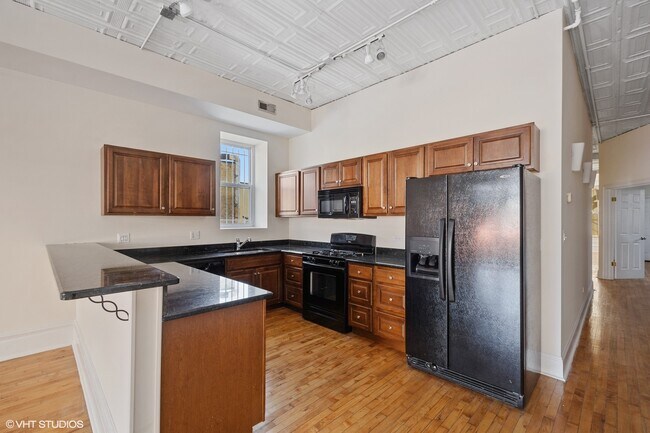 Foto del edificio - 1370 N Milwaukee Ave