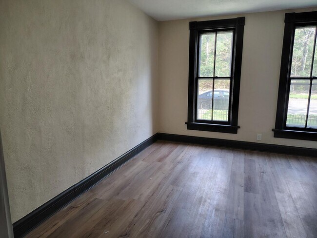 Foto del edificio - 3 Bed, 1.5 Bath home– Move-In Ready!