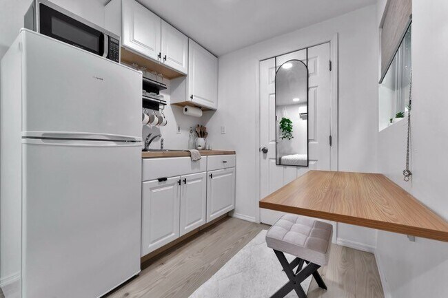 Foto del edificio - 426 40th Street Ct NW