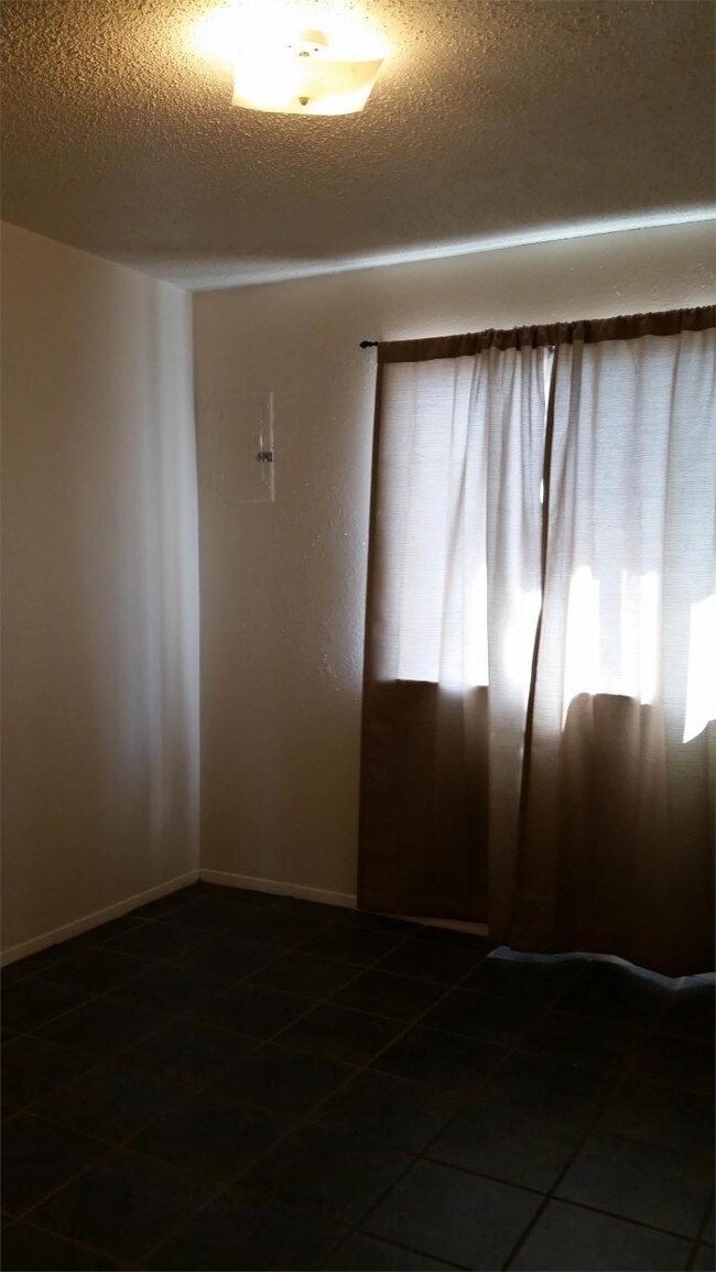 Building Photo - 2 bedroom in Las Cruces NM 88001