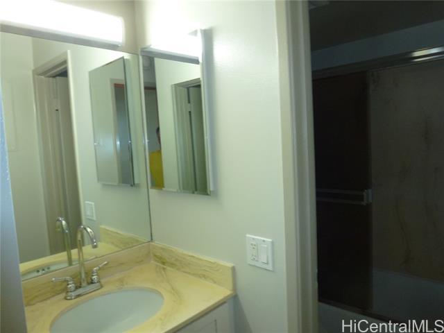 Building Photo - 2740 Kuilei St