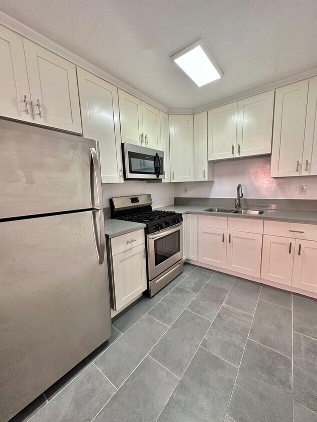 Primary Photo - 133 N Edgemont St